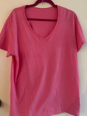 Source Unknown Pink V-Neck Short Sleeve Tee